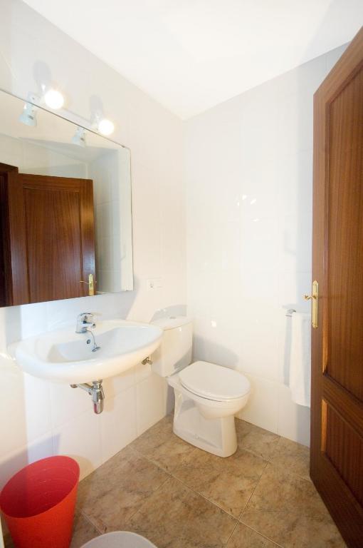 Apartments Figueres Фигерас Стая снимка
