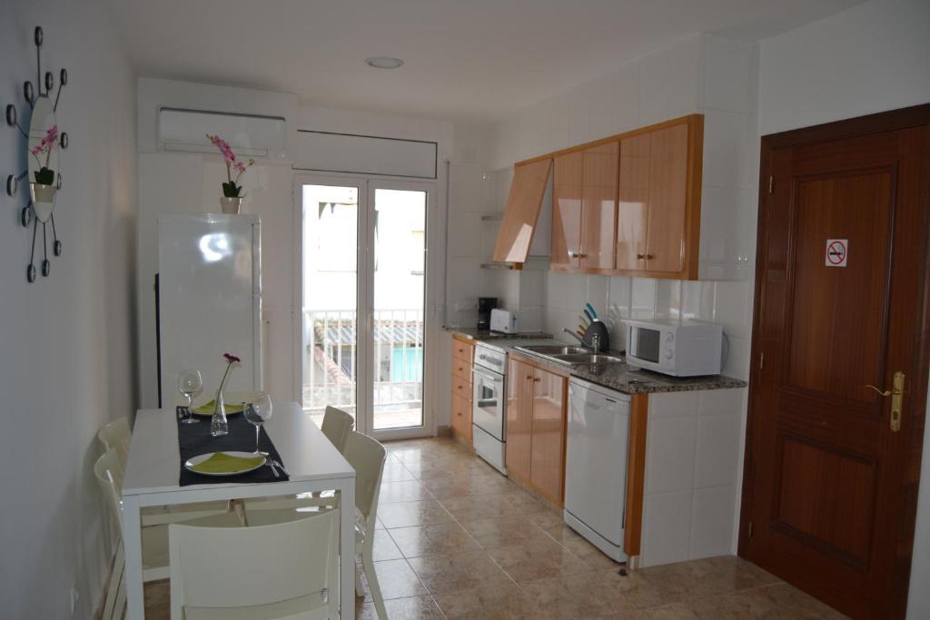 Apartments Figueres Фигерас Стая снимка
