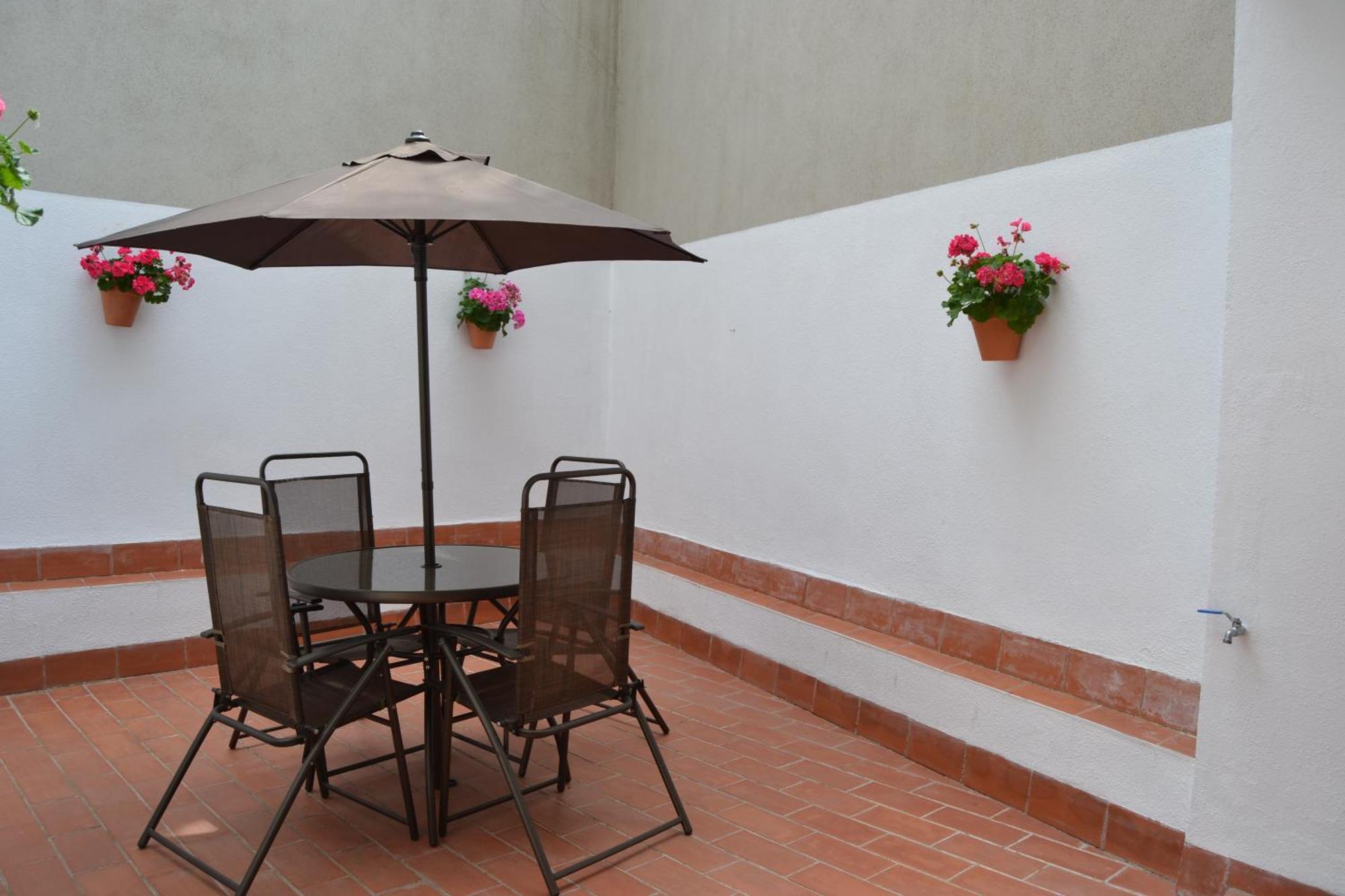 Apartments Figueres Фигерас Екстериор снимка
