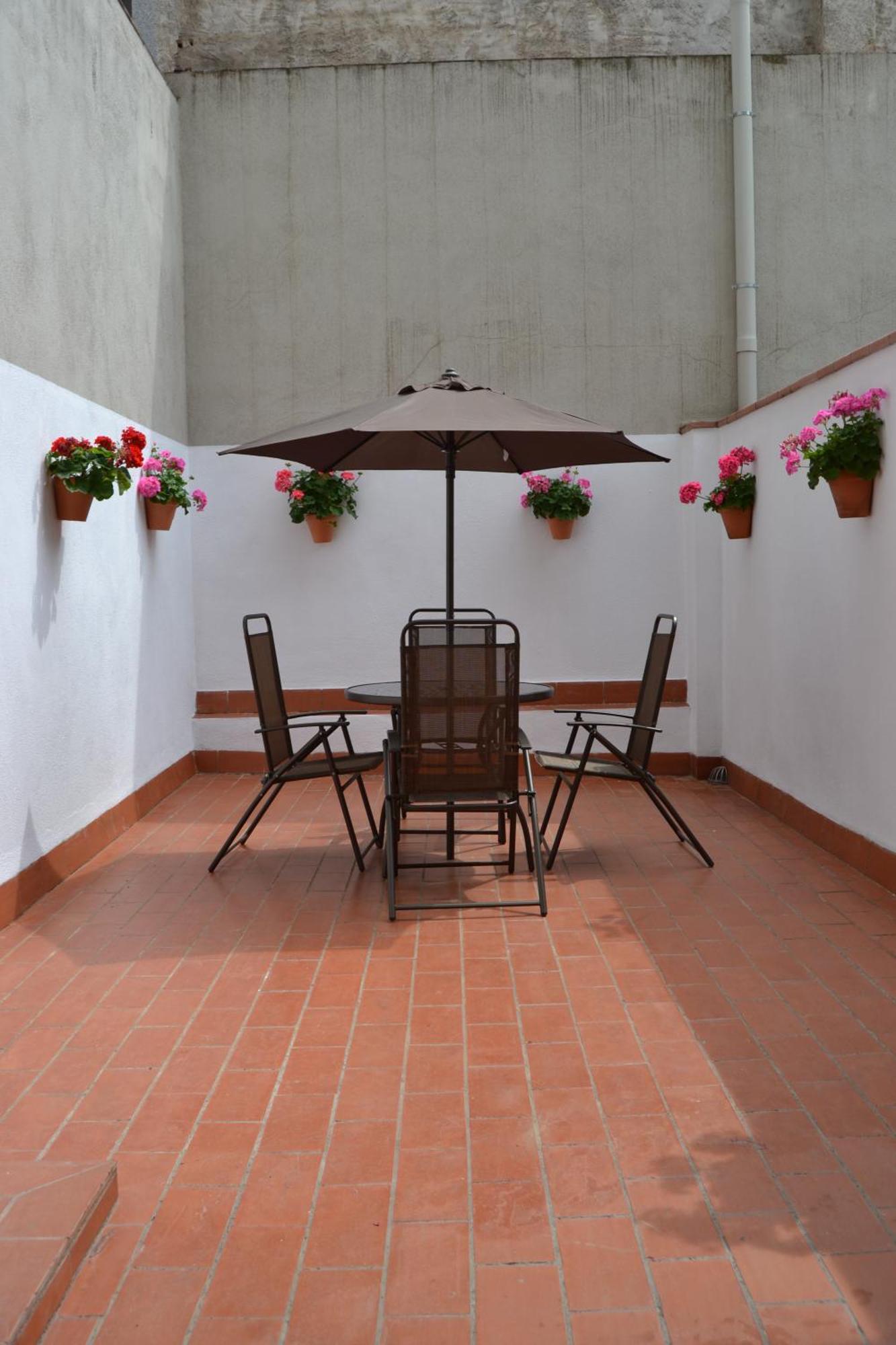 Apartments Figueres Фигерас Екстериор снимка