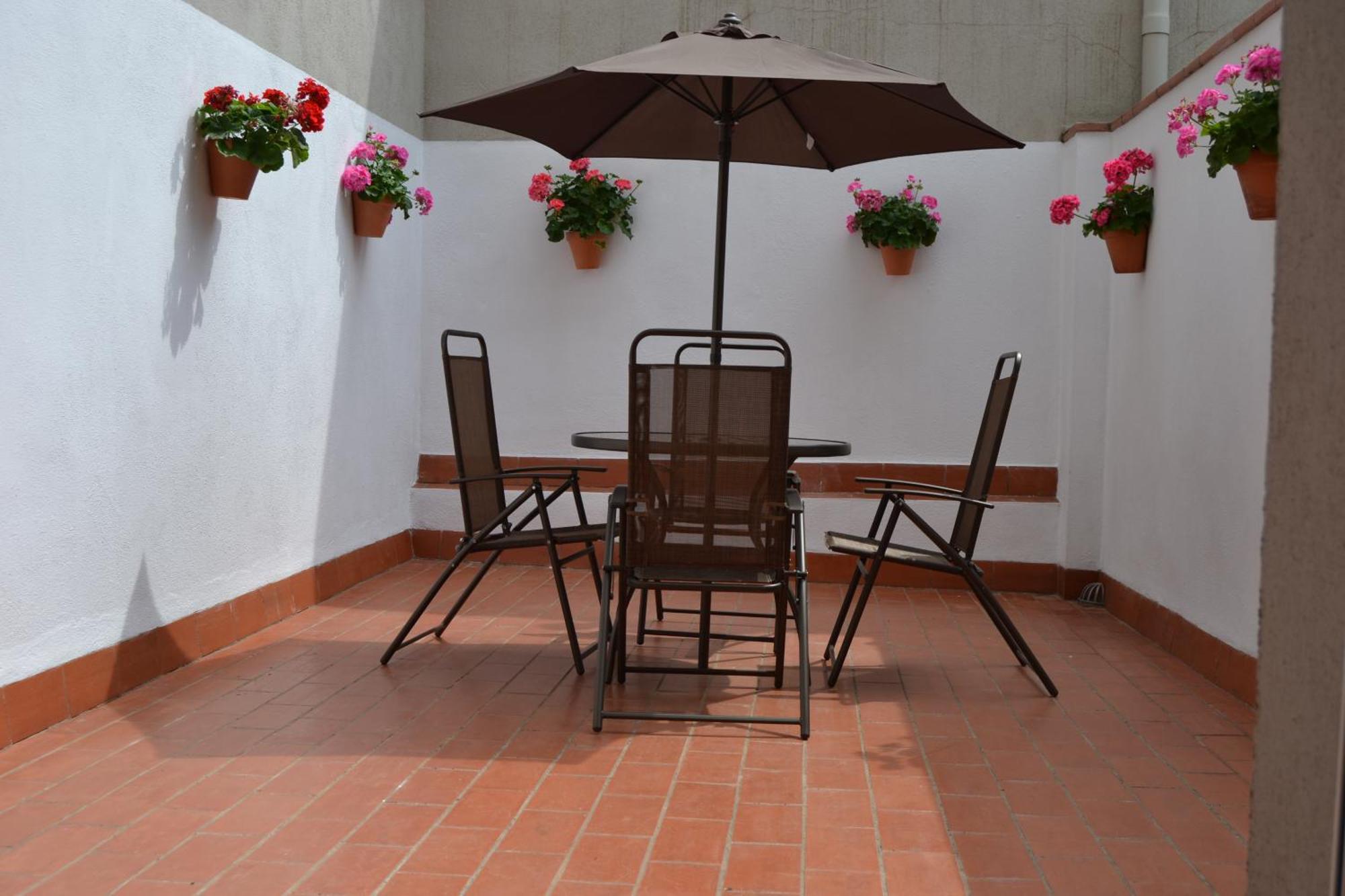 Apartments Figueres Фигерас Екстериор снимка